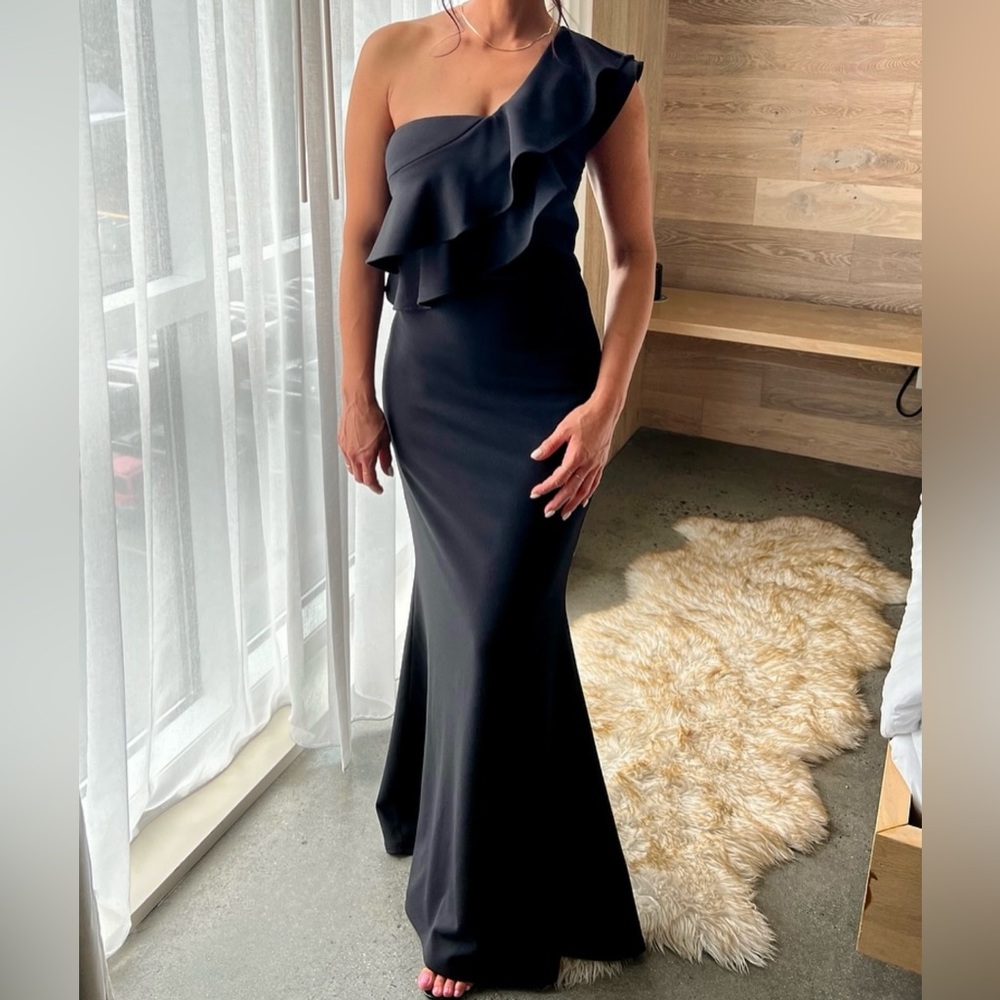 Lulu’s Black Ruffled One-Shoulder Mermaid Maxi Dress